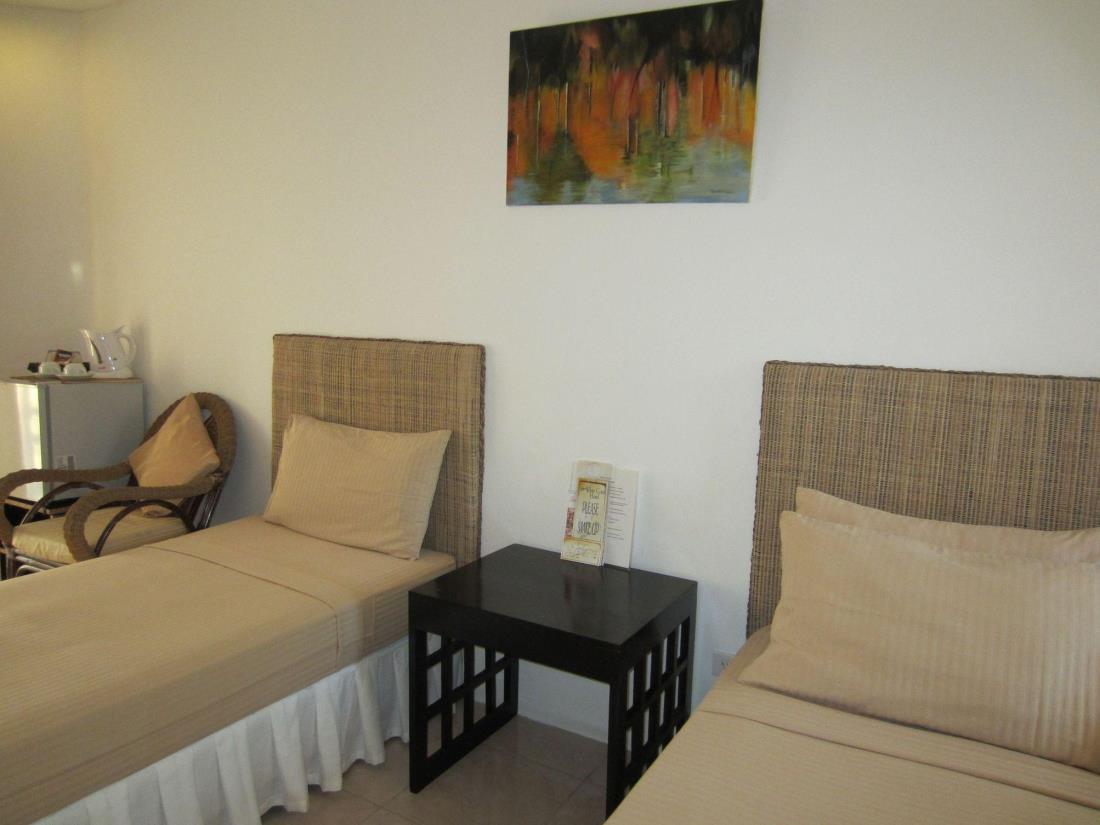 Boracay White Coral Hotel Balabag  Bagian luar foto
