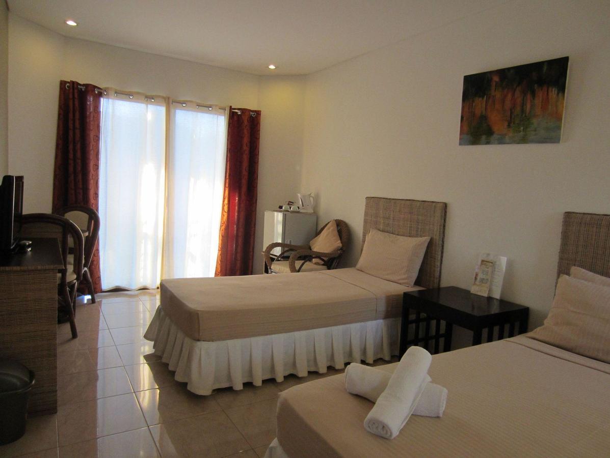 Boracay White Coral Hotel Balabag  Bagian luar foto