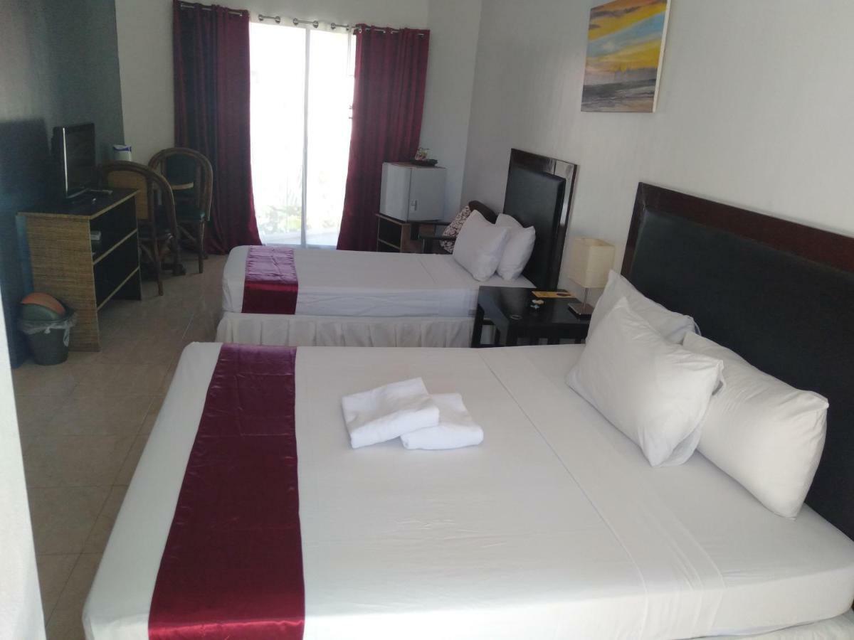 Boracay White Coral Hotel Balabag  Bagian luar foto