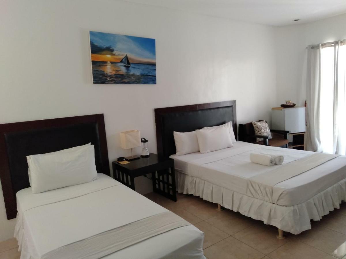 Boracay White Coral Hotel Balabag  Bagian luar foto